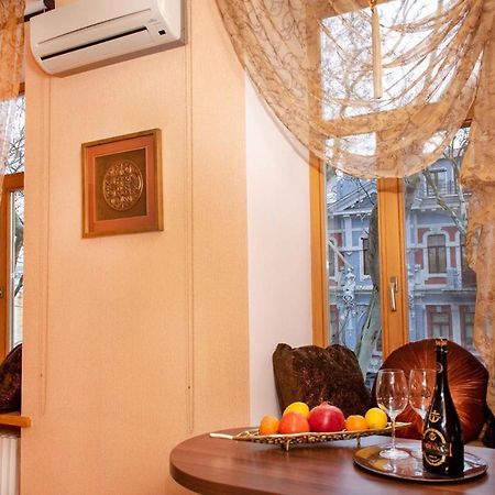 Mini-Hotel In The Very Heart Of Odessa Exterior foto