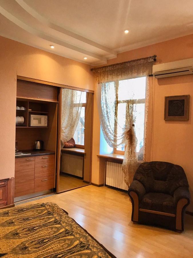 Mini-Hotel In The Very Heart Of Odessa Exterior foto